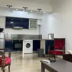 Cozy Downtown Studio With Skyline Views And 9 Minutes Away To Beach